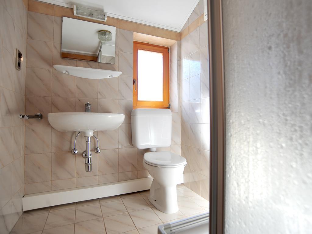 Ferienhaus Nickl Weissbriach Ruang foto